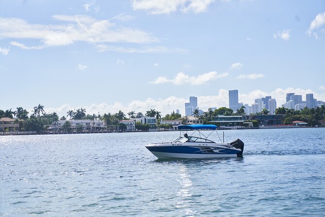Miami Express Private Boat a 1- Hour Luxury Experience - A private Monterey M225 for your own group