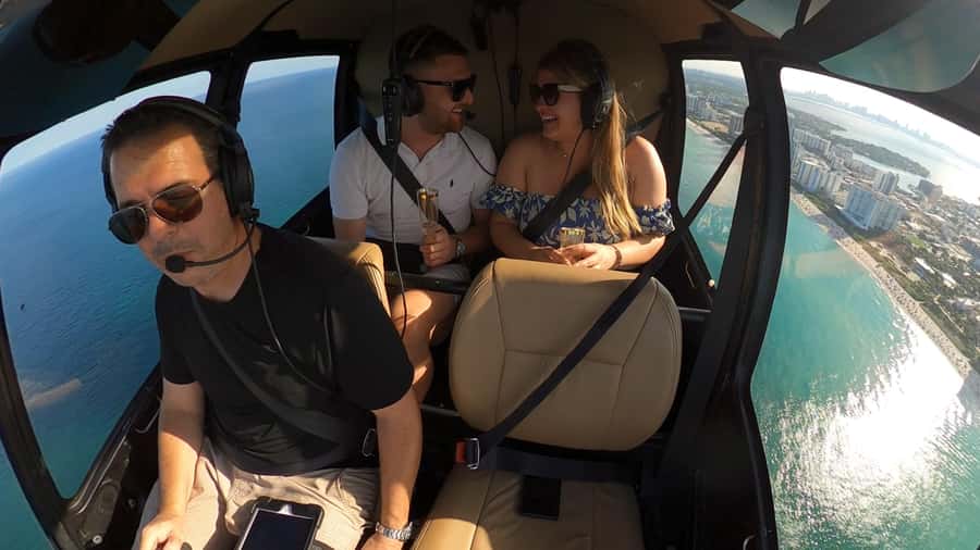 Miami: Luxury Private Helicopter Tour - Biscayne Bay wildlife and the southern return