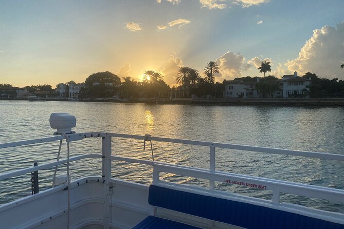 Miami Sightseeing Cruise on a Luxury Yacht - Guide quality and sound on the water