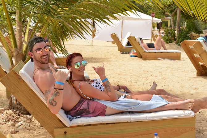 Montego Bay: Bamboo Beach Club VIP Access with Lunch & Cocktails - Six cocktails and the Kool Bartenders