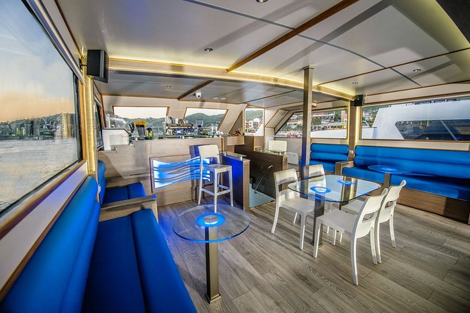 Mount Athos Sightseeing Luxury Cruise with Glassbottom - Coffee, snacks, and the onboard atmosphere