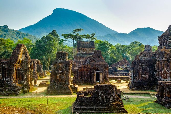 My Son Sanctuary Luxury Trip from Hoi An - Guide quality can shape the whole day