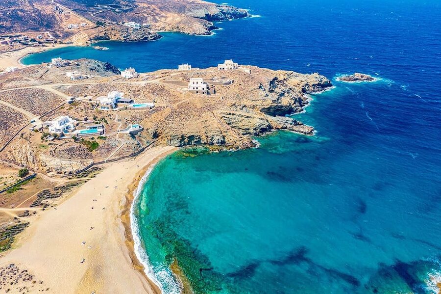 Mykonos Full Day Private Tour - Mykonos Town: white lanes and famous church walls