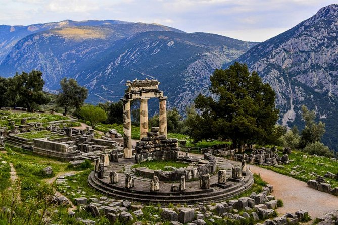 Mystical Delphi & Hosios Loukas Byzantine Wonder Luxury Day Tour - Hosios Loukas, a quiet Byzantine surprise