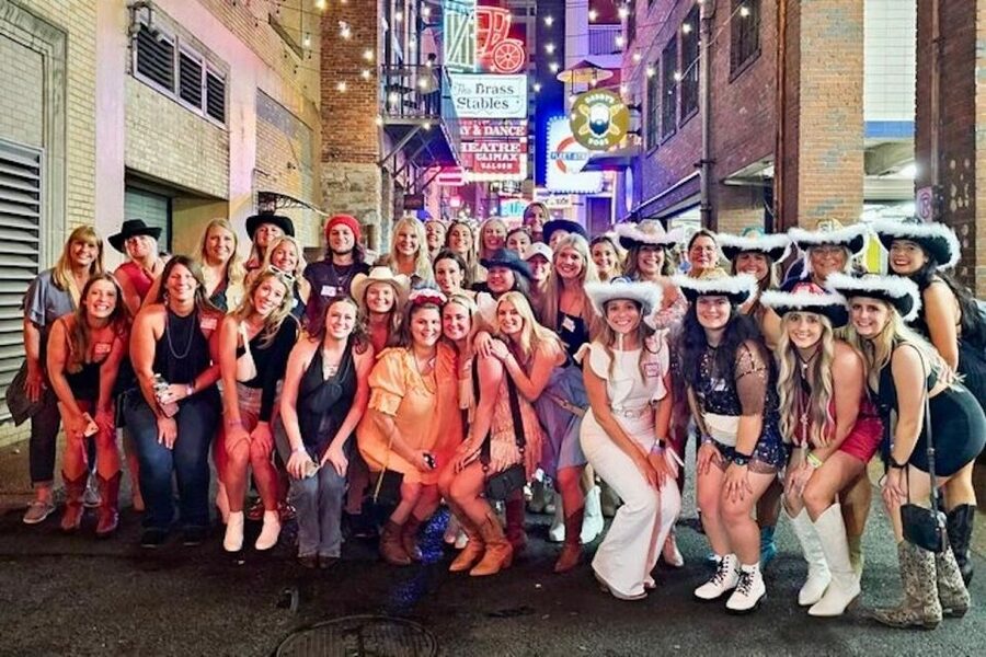 Nashville: Exclusive Entry and Special Offers VIP Bar Crawl - Who will enjoy this Nashville night out?