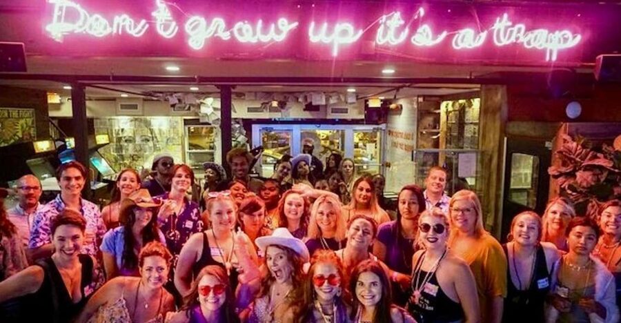 Nashville: Exclusive Entry and Special Offers VIP Bar Crawl - Following the guide through Downtown and Lower Broadway