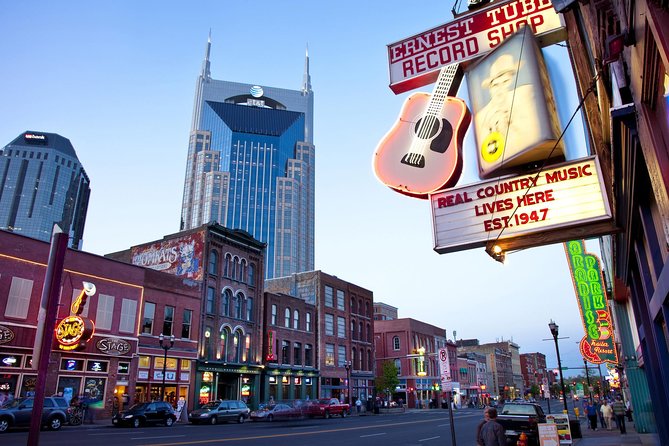 Nashville VIP Style Private Tour with Local Singer-Songwriter - Why a local songwriter changes the Nashville tour