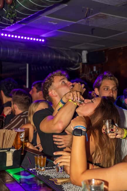 Nice: Orange Bar Crawl with 5 Free Shots & VIP Club Entry - Stop four: keeping a large group together