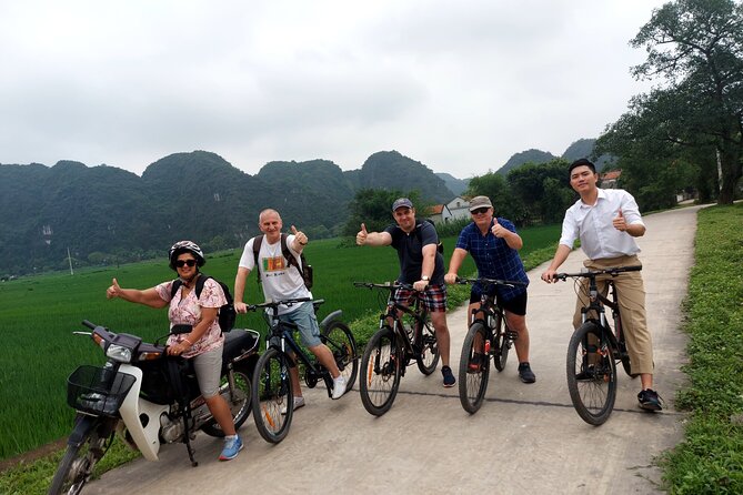 Ninh Binh Luxury Day Tour by Limousine- Small Group- All included - Hoa Lu and the story behind Buddhism