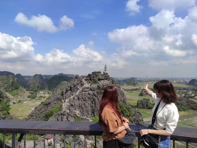 Ninh Binh Luxury Day Tour - Small Group - All included - Tam Coc: a 1.5-hour row through limestone country