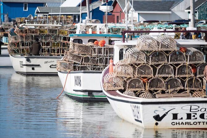 North Shore Tour of Prince Edward Island In Luxury - Cavendish Beach brings the red shore and open ocean