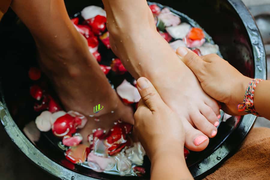 Nusa Dua: Luxury Balinese Massage with Hotel Transfers - Tea and a foot wash set the pace