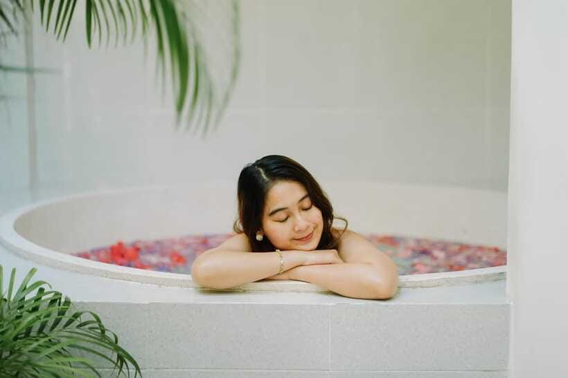 Nusa dua: Luxury Spa Bali Massage, Scrub, Flowerbath 2 hour - Yogurt Moisturizer for the Final Skin Treatment
