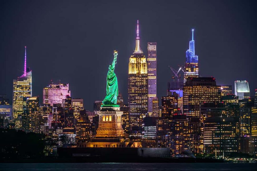 NYC at Night: 3-Hour Luxury Bus Tour of Top Highlights - Starting on Eighth Avenue in Midtown