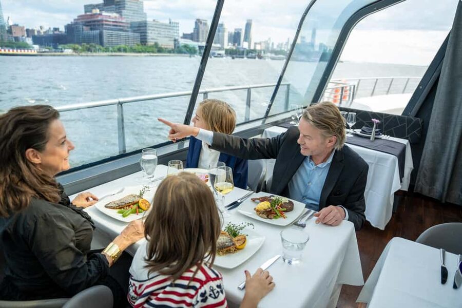 NYC: City Cruises Luxury Brunch, Lunch or Dinner Cruise - Brooklyn, Manhattan, and Williamsburg Bridges