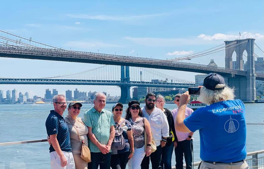 NYC: Half-Day Luxury Bus Tour of Top Highlights - Meeting at 822 8th Avenue