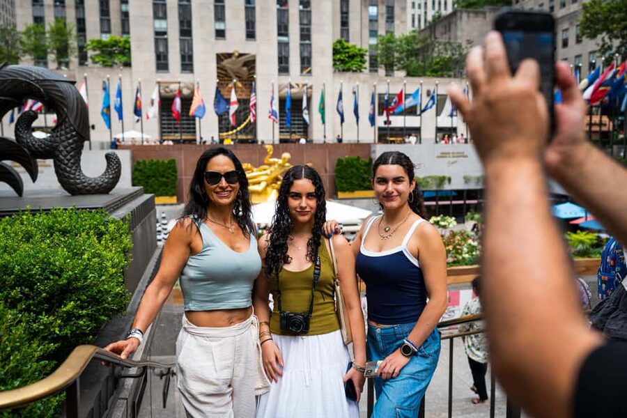 NYC: Half-Day Luxury Bus Tour of Top Highlights - The Dakota Building and Upper East Side