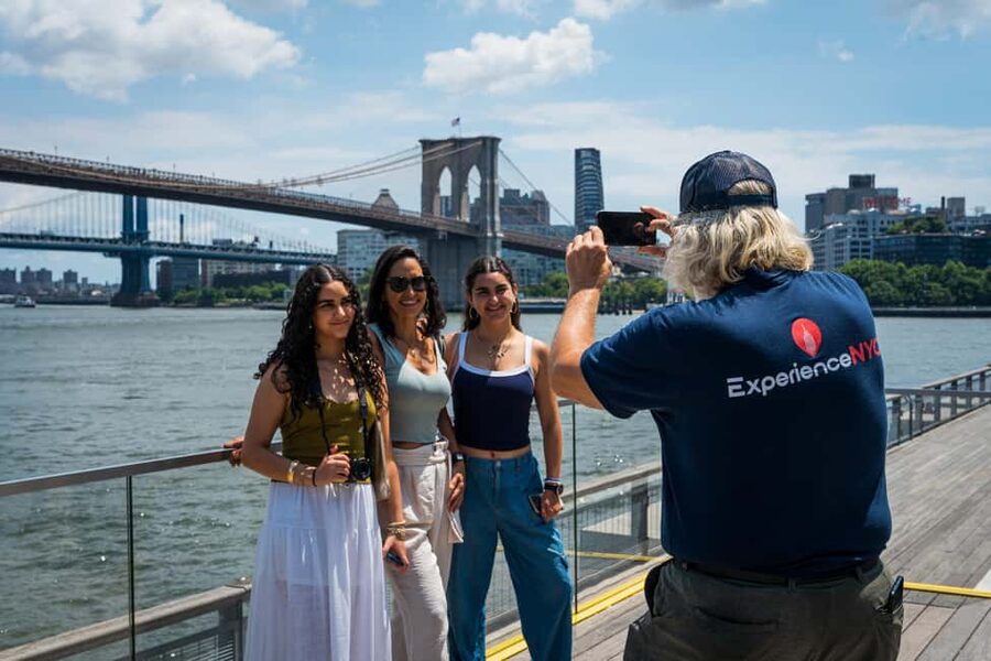 NYC: Half-Day Luxury Bus Tour of Top Highlights - SoHo, Chinatown, and Lower Manhattan