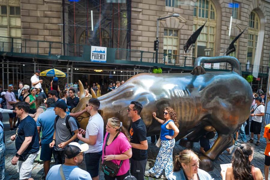 NYC: Half-Day Luxury Bus Tour of Top Highlights - The 9/11 Memorial deserves your attention