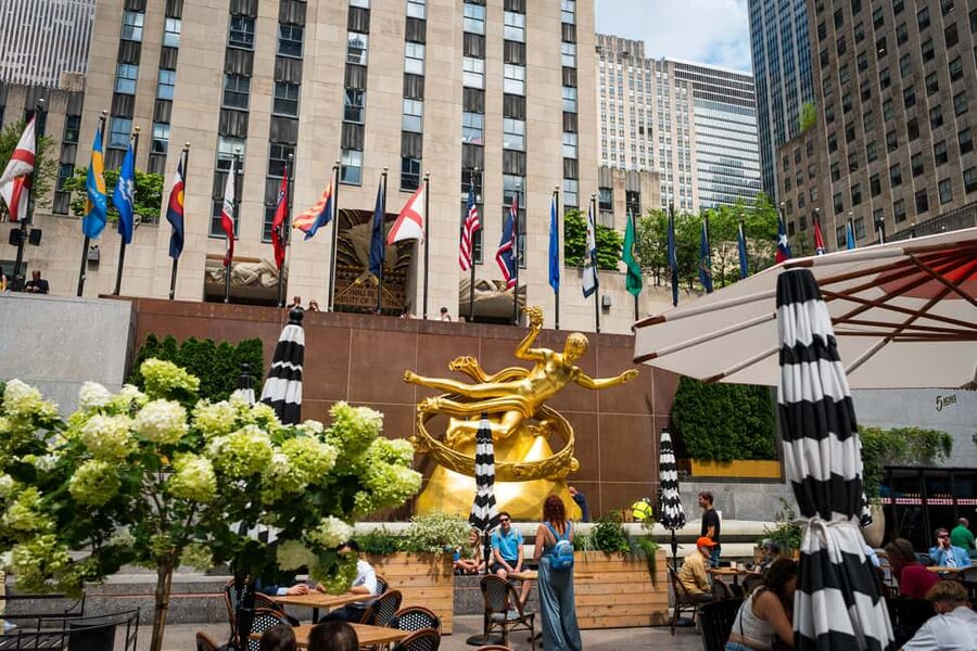 NYC: Half-Day Luxury Bus Tour of Top Highlights - Midtown begins with the city’s famous symbols
