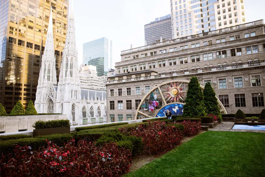 NYC: VIP Rockefeller Center Tour with Observation Deck Entry - Rockefeller Center through its art and stories