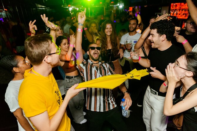 NYE Pub Crawl + VIP Club Entry - Starting at Camões Square at 9:30 PM
