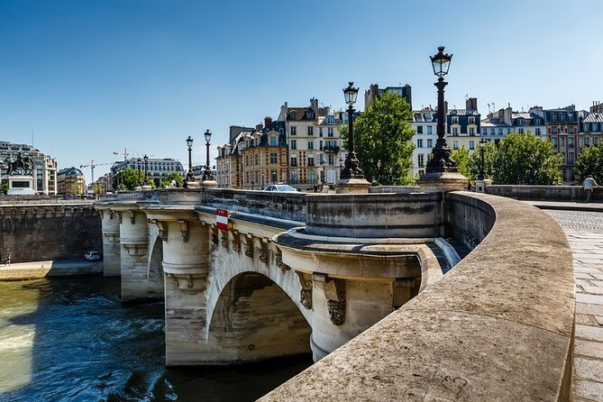 Paris Airport Transfer: Paris Airport CDG to Paris by Luxury Van - The 60-minute waiting rule deserves attention