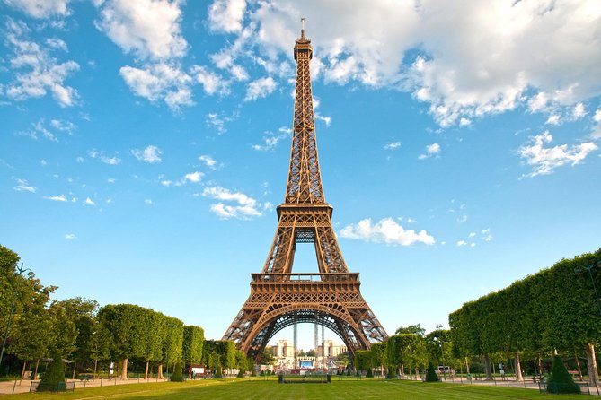 Paris Airport Transfer: Paris to Paris Airport CDG by Luxury Van - Is $112.70 per person a fair price?