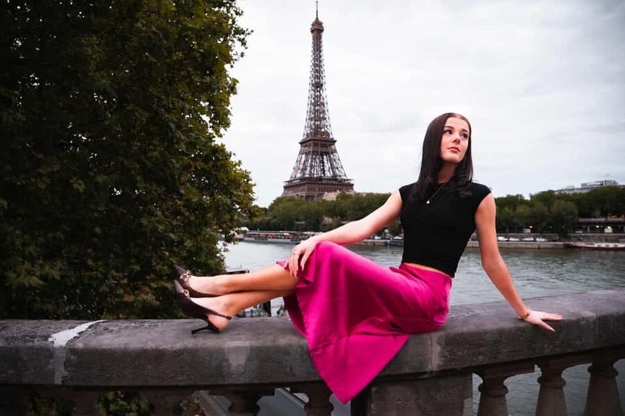 Paris: Luxury Photoshoot near the Eiffel Tower Photos in 24H - Who Will Get the Most From This Experience?