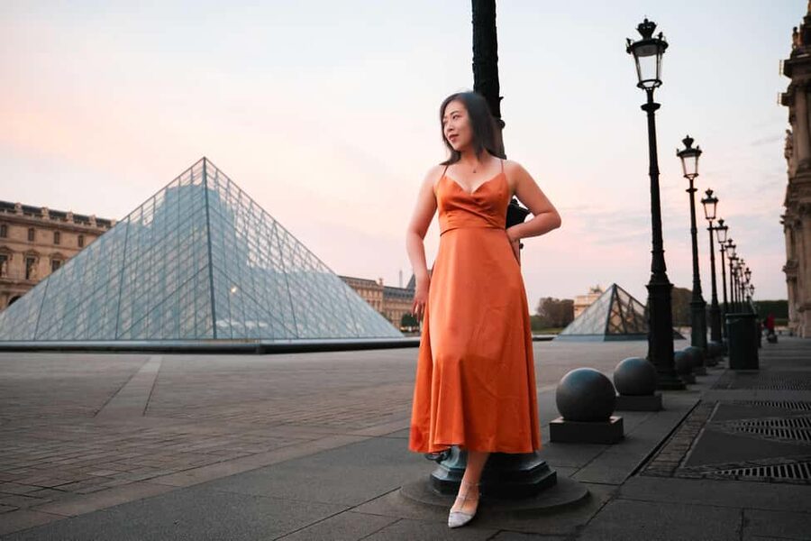 Paris: Luxury Photoshoot near the Eiffel Tower Photos in 24H - What Happens During the 30 Minutes