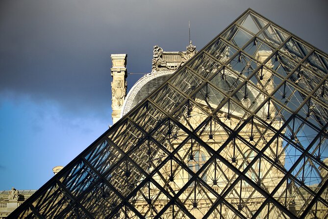 Paris: Luxury Private Photo Eiffel Tower & Louvre pyramid - Key things to know before booking