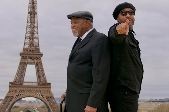 Paris: Luxury Private Photo Eiffel Tower & Louvre pyramid - Starting at Trocadéro with the Eiffel Tower behind you