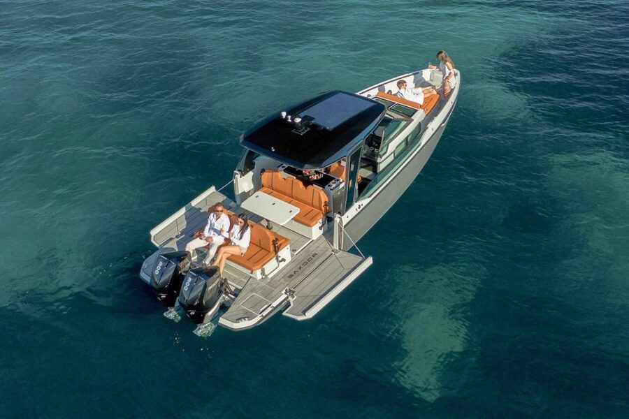 Paros: Private Paros and Antiparos Luxury Speedboat Tour - Leaving Aliki for the Blue Lagoon