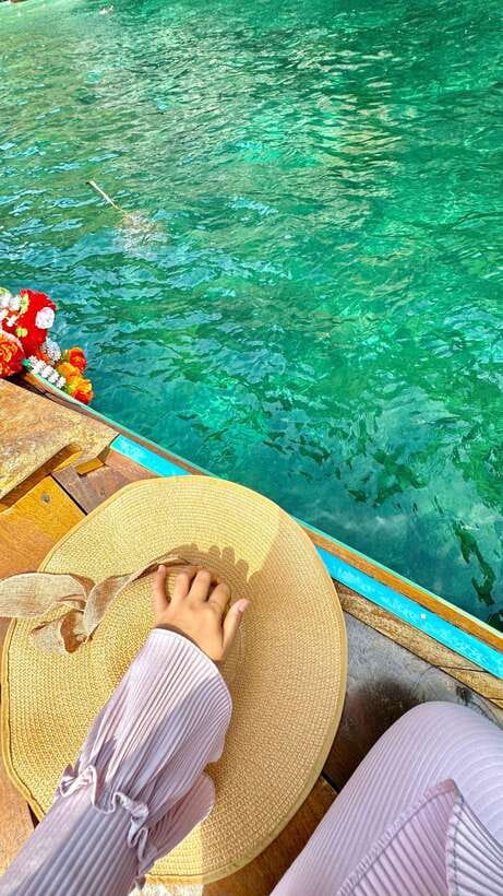 phi phi island : Luxury Private Wooden Boat Rental - The boat comfort makes the higher price easier to accept