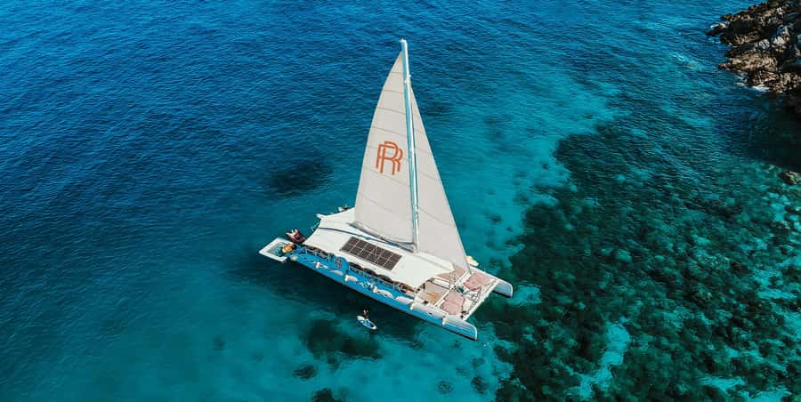 Phuket: Coral & Racha Sunset Luxury Catamaran Party Cruise - Lunch at 11:50, with plenty on the plate
