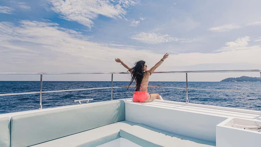 Phuket: Indigo Luxury Yacht to Phi Phi, Maya & Maithon - Thai Food With a Sea View