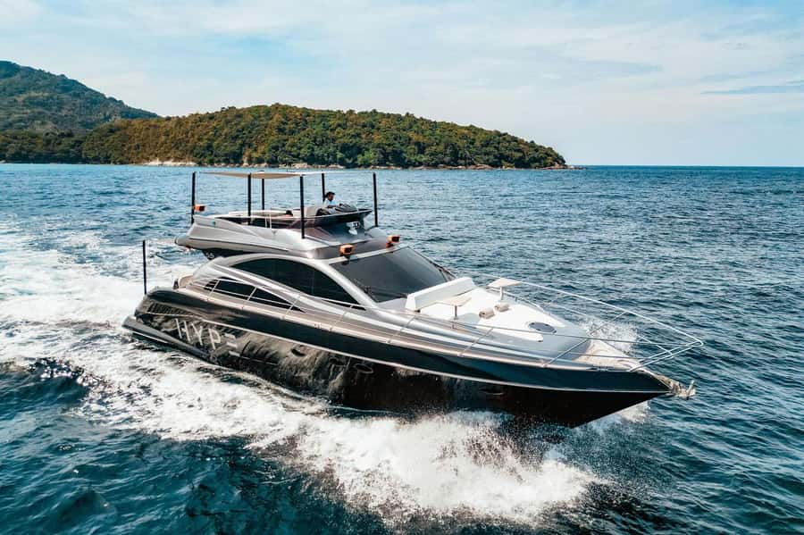 Phuket: Phi Phi Island & Maya Bay Luxury Yacht Day Tour - Starting at Royal Phuket Marina