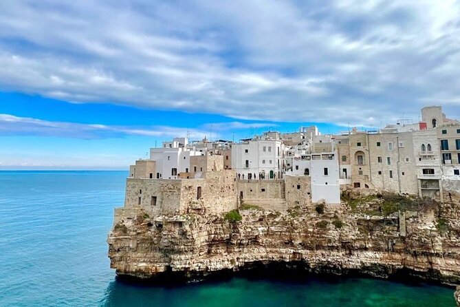 Polignano a Mare luxury boat tour, aperitif, diving and snorkeling - Prosecco, tarallini, and a small taste of Puglia