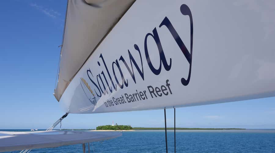 Port Douglas: Low Isles Afternoon Cruise on Luxury Catamaran - A sunset sail past the Daintree mountains
