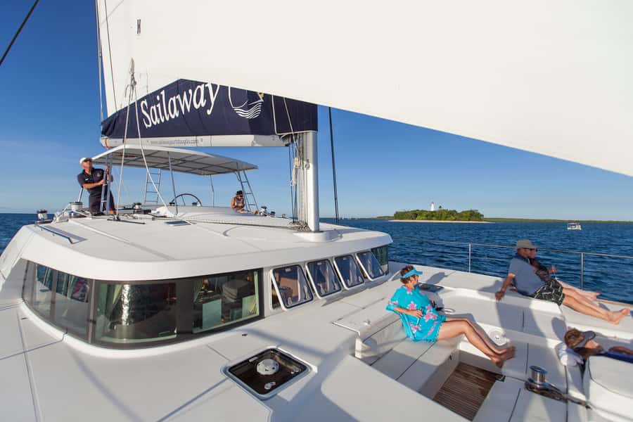 Port Douglas: Reef & Low Isles Cruise on Luxury Catamaran - Lunch, fruit, and a comfortable return trip