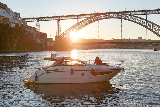 Porto: Luxury Yacht Cruise with Wine Tasting & Snacks - Reaching the mouth of the Douro