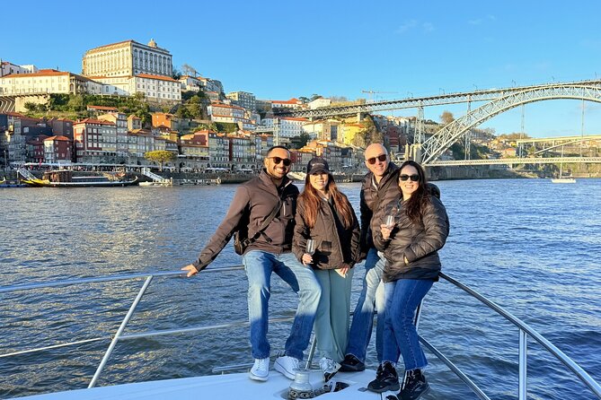 Porto: Luxury Yacht Cruise with Wine Tasting & Snacks - Choosing your departure time and handling the weather