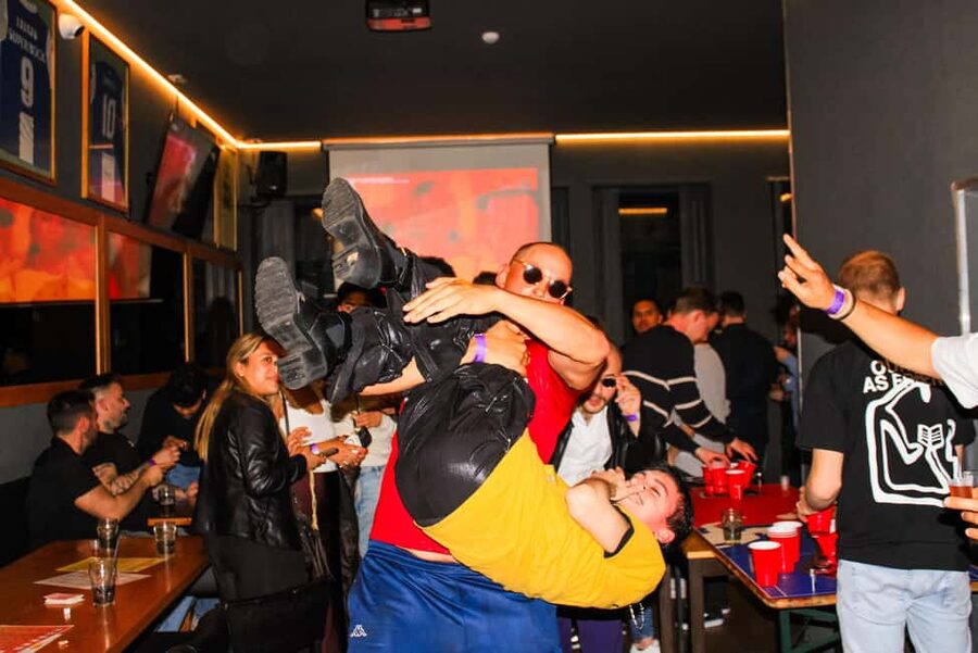 Porto: Pub Crawl with 7 Drinks, Games, and VIP Club Entry - What the strongest feedback tells you