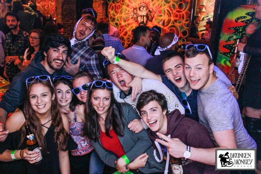 Prague: Pub Crawl with Open Bar and VIP Entry - Key points before you book