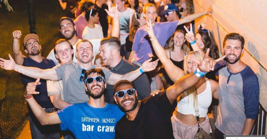 Prague: Pub Crawl with Open Bar and VIP Entry - Finishing at a major nightclub