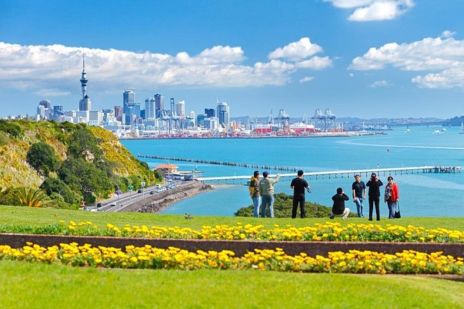 Private Auckland City Tour For Small Group in a luxury vehicle. - Why this private Auckland tour works well