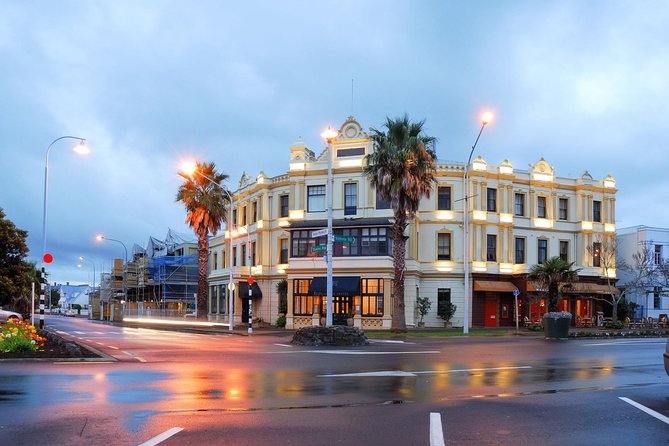 Private Auckland City Tour For Small Group in a luxury vehicle. - Tamaki Drive and Mission Bay