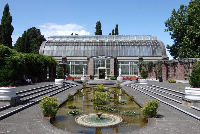 Private Auckland City Tour For Small Group in a luxury vehicle. - Auckland Domain and the Winter Gardens