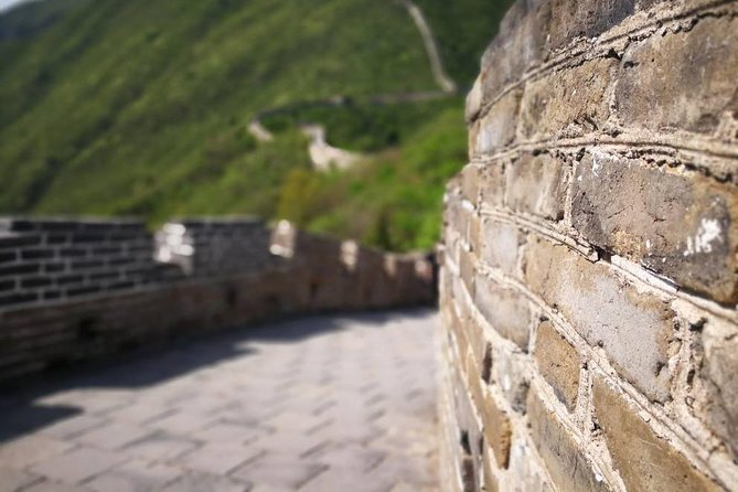 Private Day Tour of Mutianyu/Badaling Great Wall w/VIP Fast Pass - What the guide adds to the wall