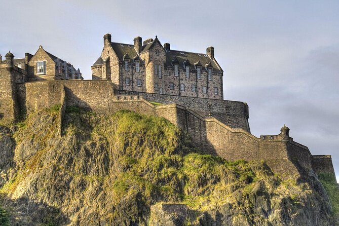 Private Edinburgh City 4-Hour Guided Tour in a black cab LEVC TX - Five useful things to know before booking
